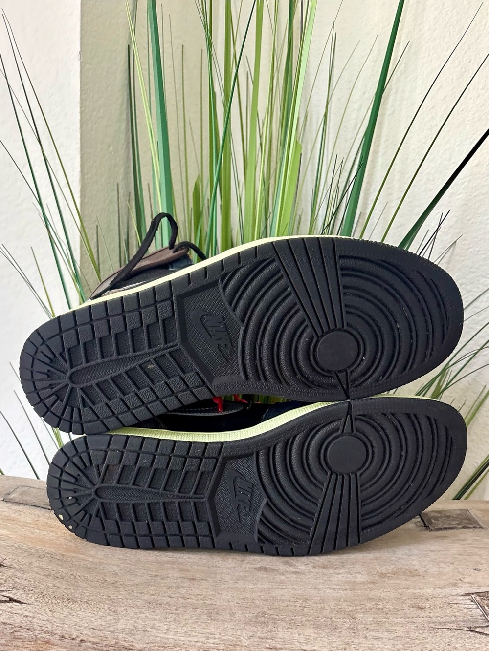 Air Jordan 1 Retro High Tokyo Bio Hack Sneakers - Picture 9 of 10